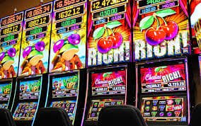 QRIS and GoPay deposit options on okeslot88
